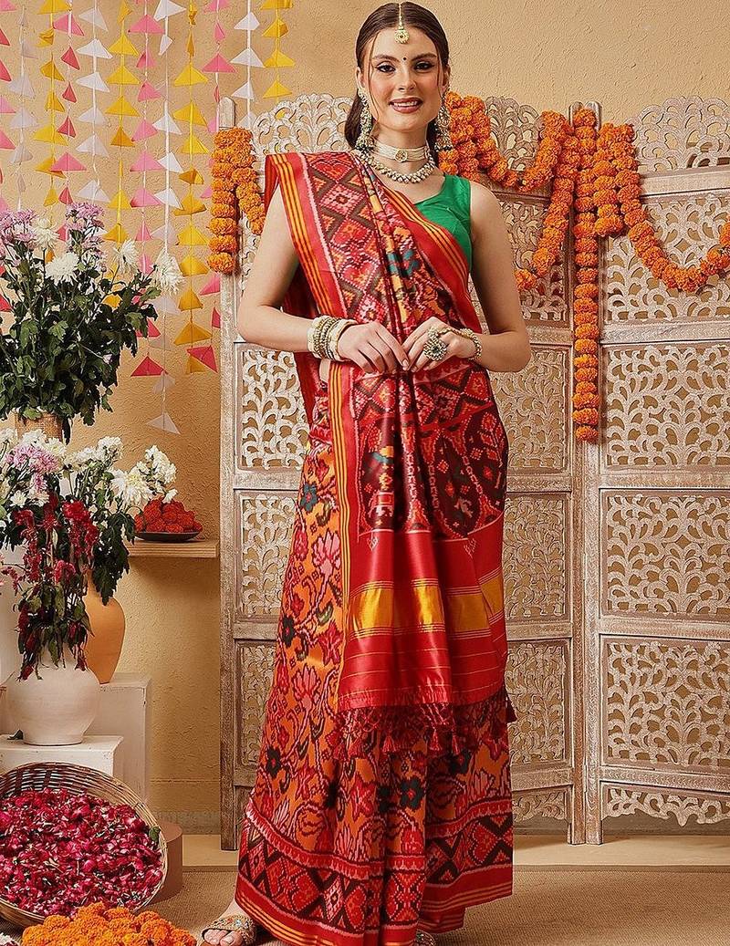 Red printed silk cotton ethnic saree with blouse piece
