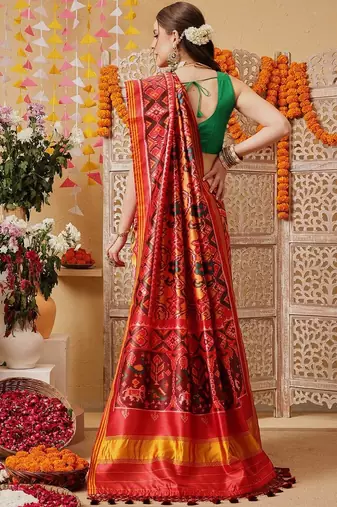 Red printed silk cotton ethnic saree with blouse piece