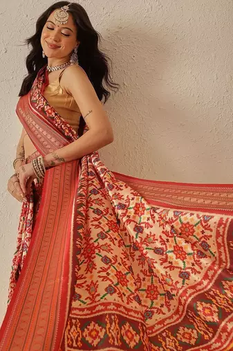 Cream woven art silk traditional saree with blouse piece