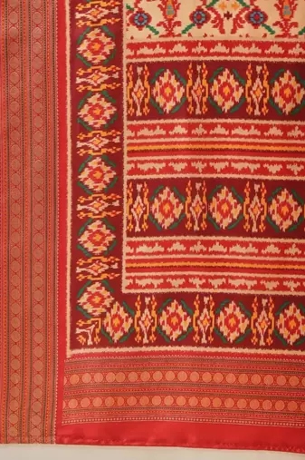 Cream woven art silk traditional saree with blouse piece