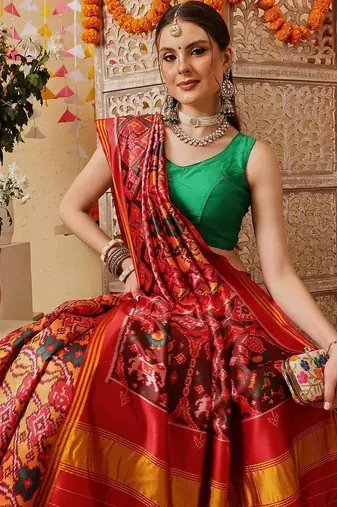 Red printed silk cotton ethnic saree with blouse piece