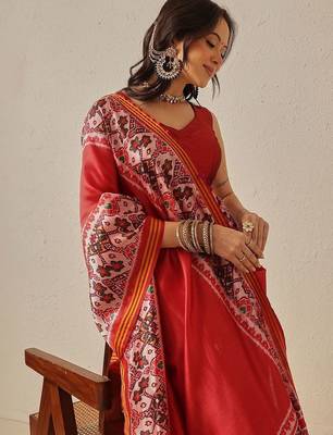 Red woven art silk traditional saree with blouse piece 3