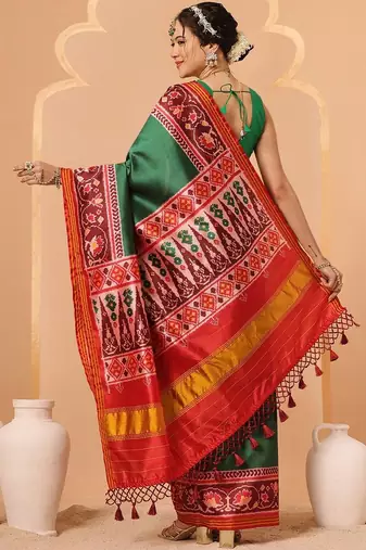 Green woven art silk traditional saree with blouse piece
