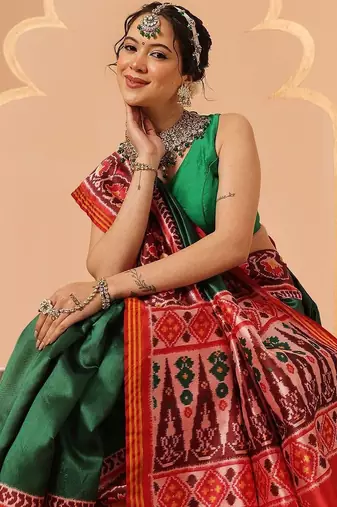 Green woven art silk traditional saree with blouse piece
