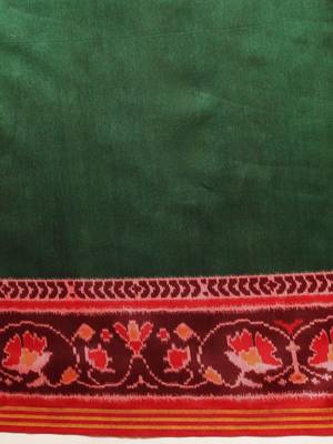 Green woven art silk traditional saree with blouse piece 5