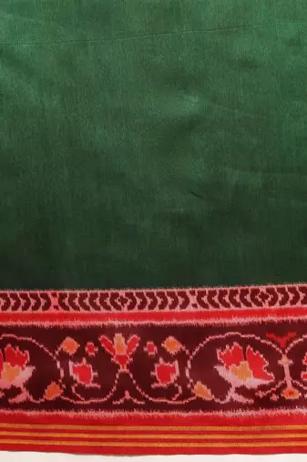 Green woven art silk traditional saree with blouse piece