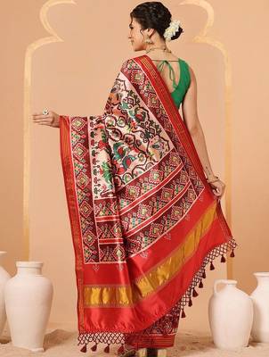 Off white printed art silk ethnic saree with blouse piece 2