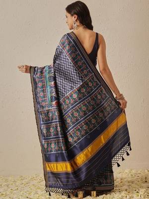Navy blue printed art silk ethnic saree with blouse piece 2