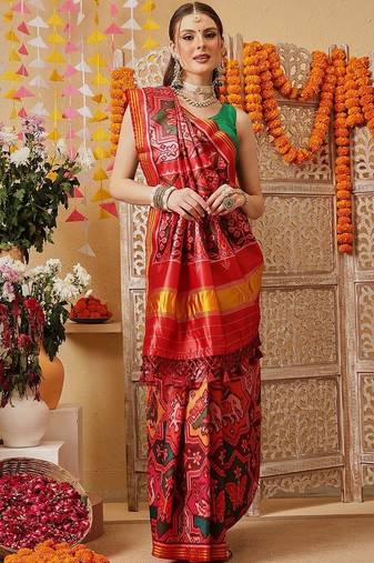 Red printed silk cotton ethnic saree with blouse piece