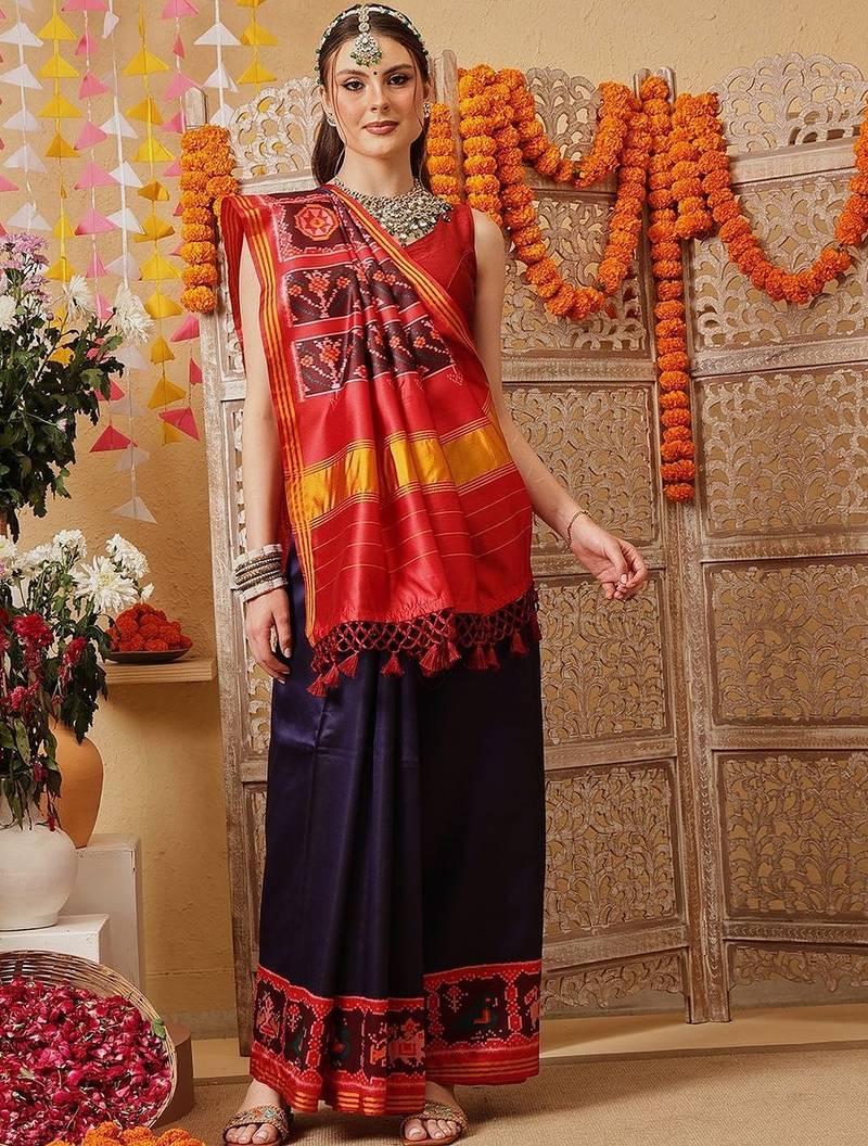 Navy blue printed silk cotton ethnic saree with blouse piece