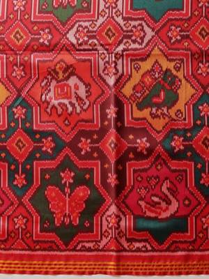 Red printed silk cotton ethnic saree with blouse piece 5