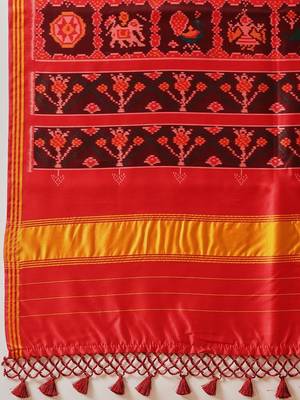 Navy blue printed silk cotton ethnic saree with blouse piece 5
