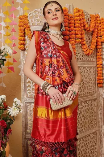 Red printed silk cotton ethnic saree with blouse piece