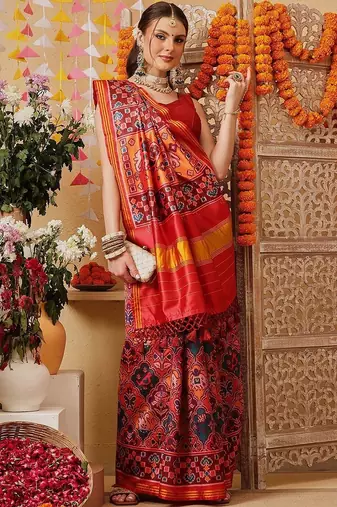 Red printed silk cotton ethnic saree with blouse piece