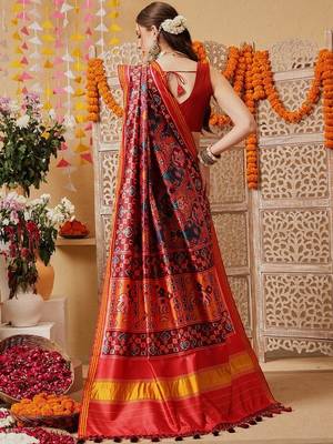 Red printed silk cotton ethnic saree with blouse piece 4