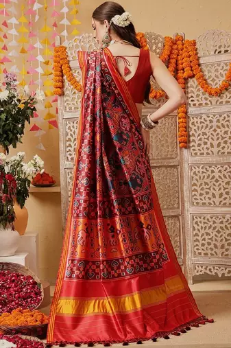 Red printed silk cotton ethnic saree with blouse piece