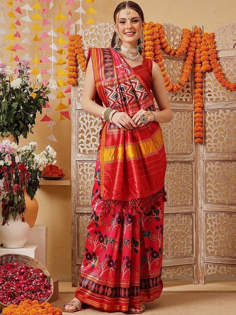 Red printed silk cotton ethnic saree with blouse piece