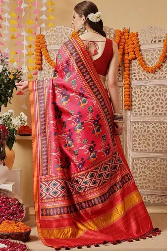 Red printed silk cotton ethnic saree with blouse piece