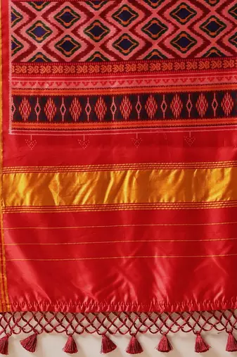 Red printed silk cotton ethnic saree with blouse piece