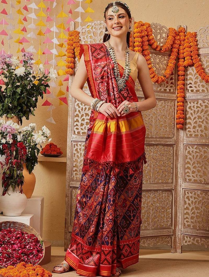 Red printed silk cotton traditional saree with blouse piece