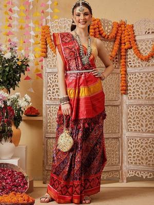Red printed silk cotton traditional saree with blouse piece 3