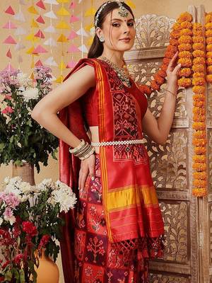 Red printed silk cotton traditional saree with blouse piece 4