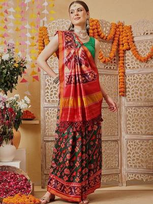 Green printed silk cotton traditional saree with blouse piece 1