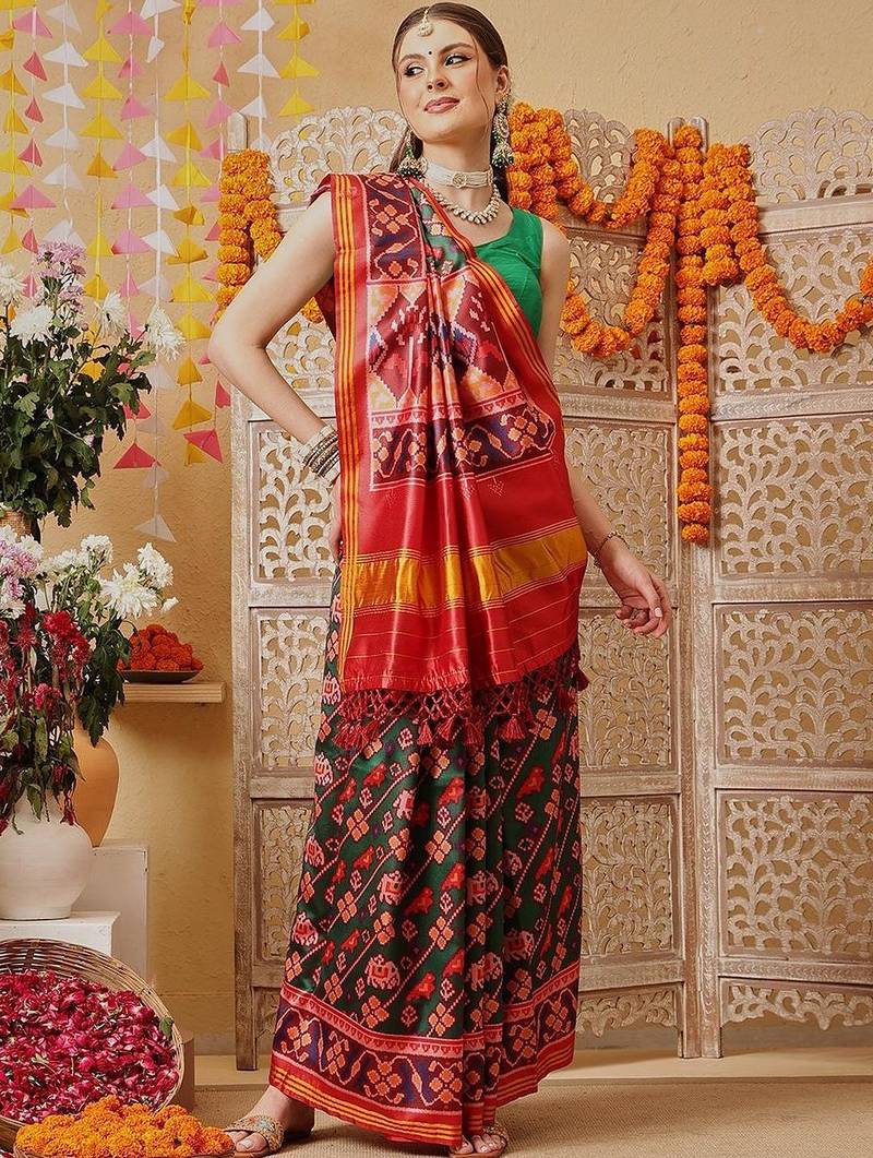 Green printed silk cotton traditional saree with blouse piece