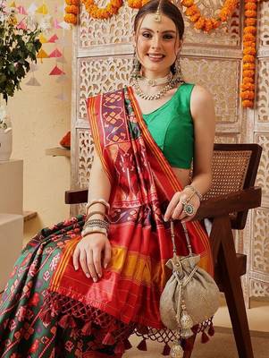 Green printed silk cotton traditional saree with blouse piece 2