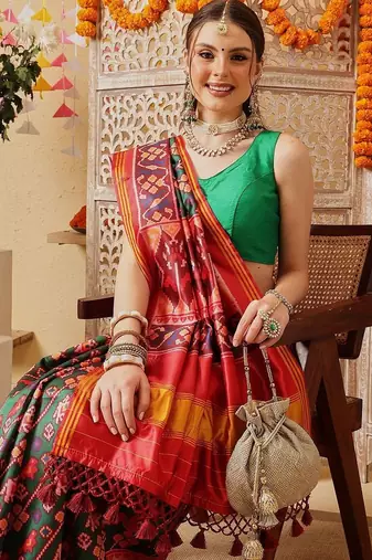 Green printed silk cotton traditional saree with blouse piece