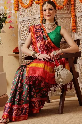 Green printed silk cotton traditional saree with blouse piece