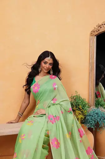Green woven pure cotton ethnic saree with blouse piece