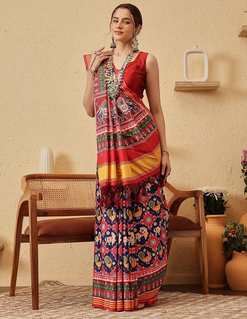 Blue printed silk blend ethnic saree with blouse piece