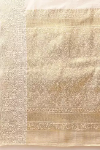 Off white woven silk blend ethnic saree with blouse piece