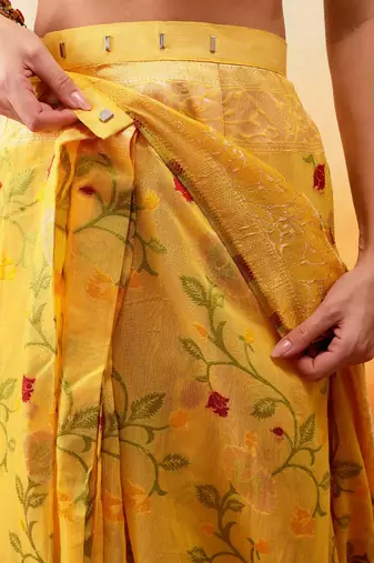 Yellow woven pure cotton ethnic saree with blouse piece