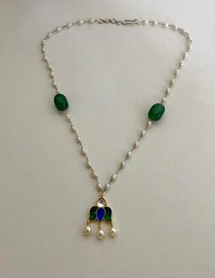 The emerald bloom long necklace 2