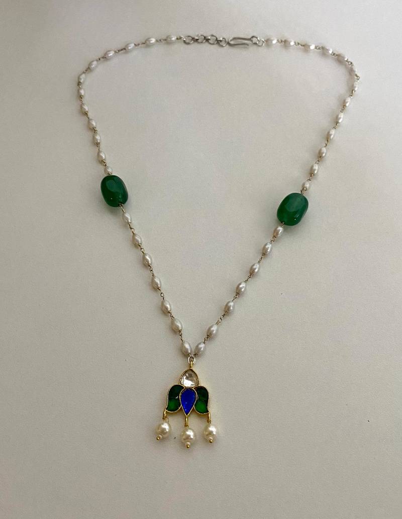 The emerald bloom long necklace