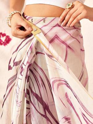 Burgundy printed cotton blend ethnic saree with blouse piece 5