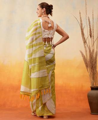 Yellow printed cotton blend ethnic saree with blouse piece 3