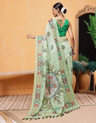 Green printed cotton blend ethnic saree with blouse piece 3