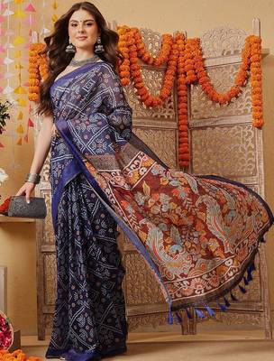 Navy blue printed cotton blend ethnic saree with blouse piece 3