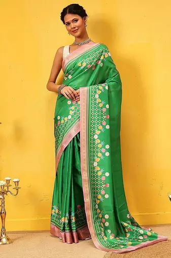 Green printed silk blend ethnic saree with blouse piece