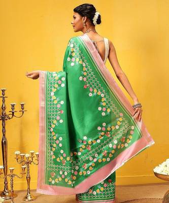 Green printed silk blend ethnic saree with blouse piece 3