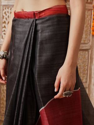 Black woven cotton blend traditional saree with blouse piece 5