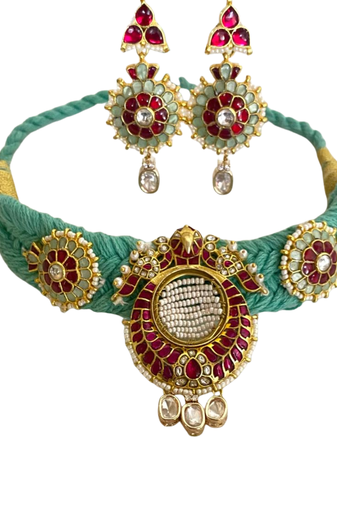 The royal kundan floral choker set