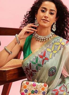 Green printed cotton blend ethnic saree with blouse piece 4