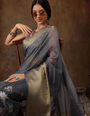 Grey printed silk blend ethnic saree with blouse piece 4