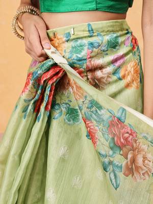 Green printed silk cotton ethnic saree with blouse piece 5