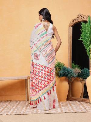 Off white printed pure cotton ethnic saree with blouse piece 3