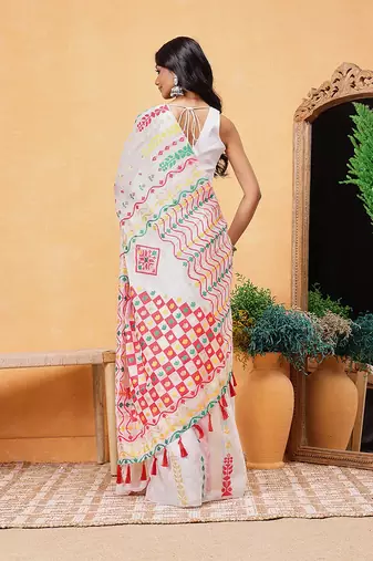 Off white printed pure cotton ethnic saree with blouse piece